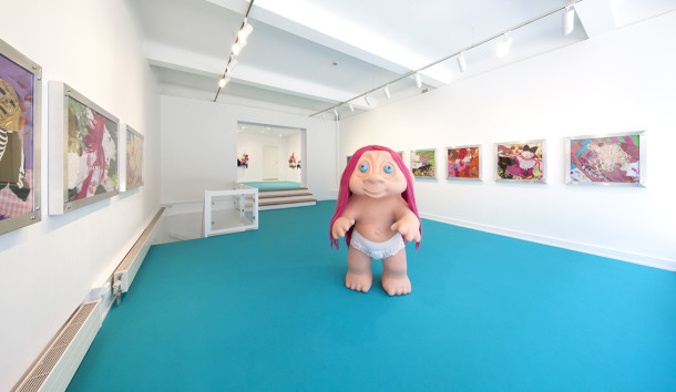 Anja Carr, Lykketoll, skulptur (i midten) på utstillingen Translations, QB Gallery, Oslo 2018